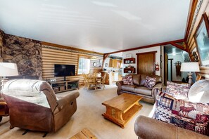 Smart TV, fireplace - Lazy Bear Barn - Family-Friendly Mountain View Cabin with Wi-Fi, Fireplace, & Deck (Big Bear Lake)