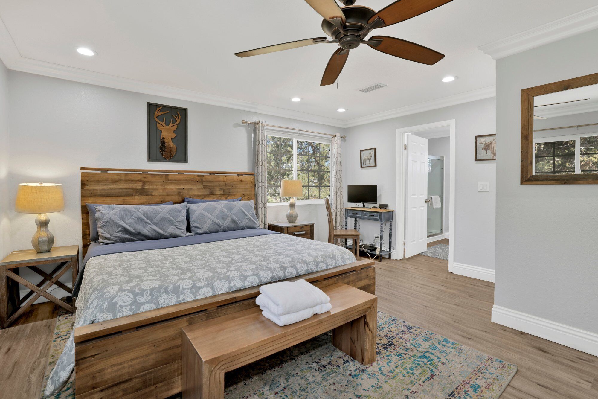 5 chambres, bureau, Wi-Fi gratuit, draps fournis