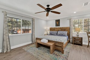 5 Schlafzimmer, Schreibtisch, kostenloses WLAN, Bettwäsche