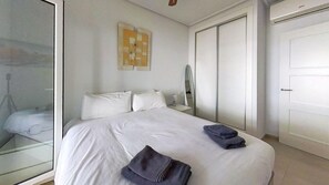 2 chambres, fer et planche à repasser, Wi-Fi gratuit, draps fournis