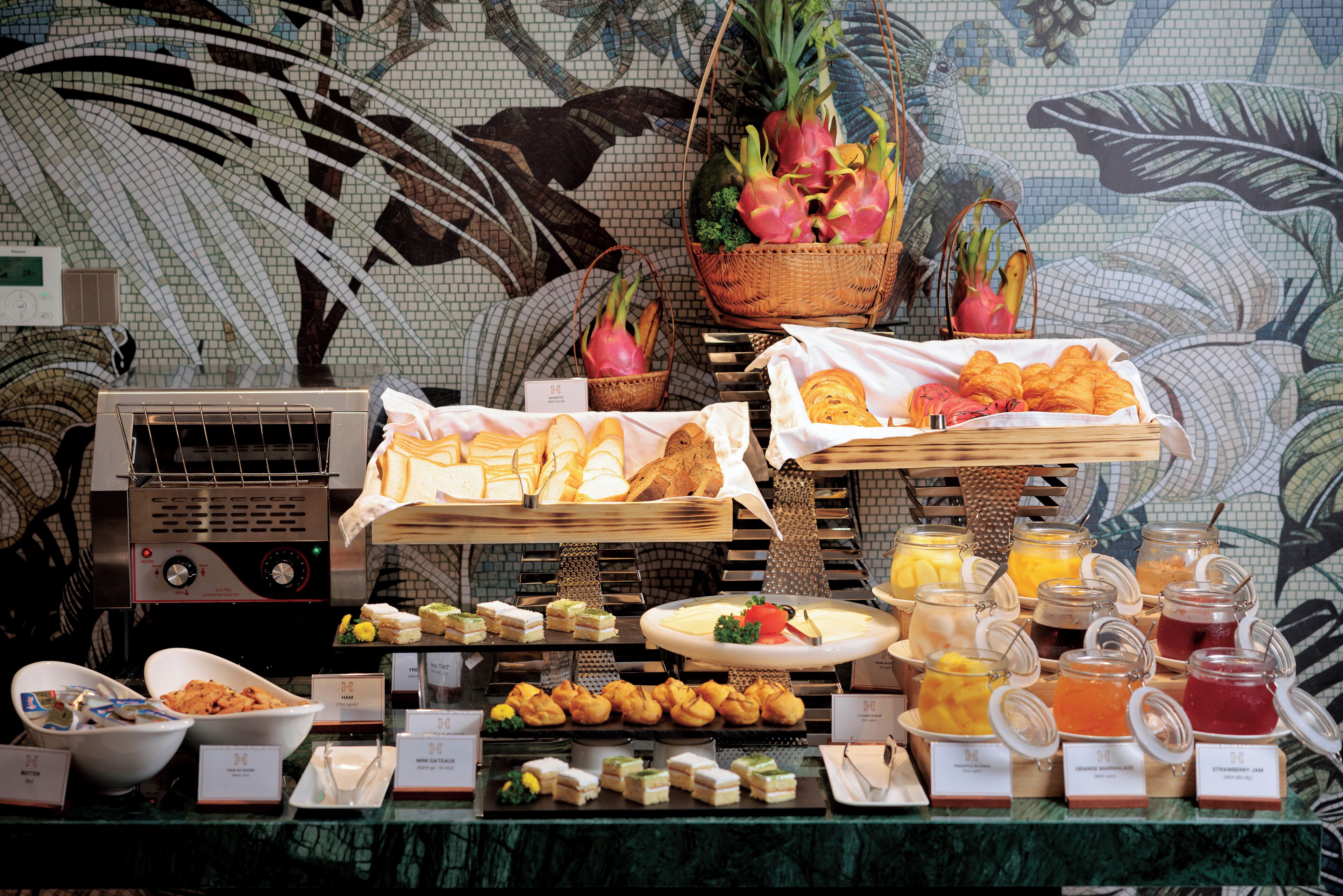 Free daily buffet breakfast