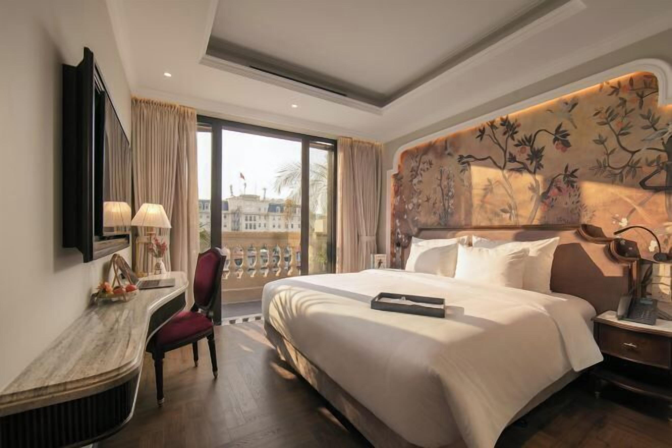 Minibar, in-room safe, iron/ironing board, free WiFi