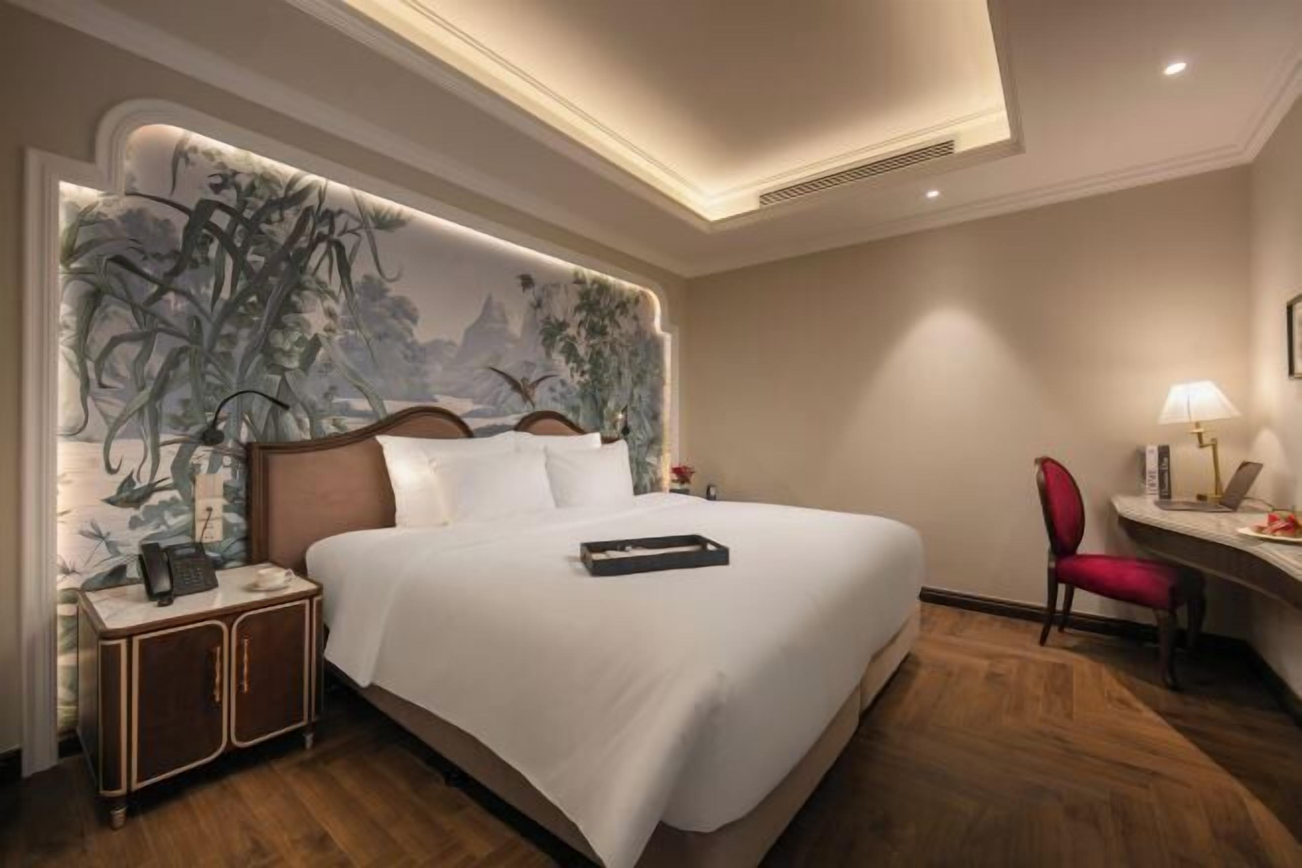Minibar, in-room safe, iron/ironing board, free WiFi