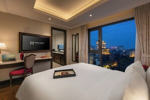 Kitchen Studio Open Window | Minibar, caja de seguridad en la habitación y escritorio 