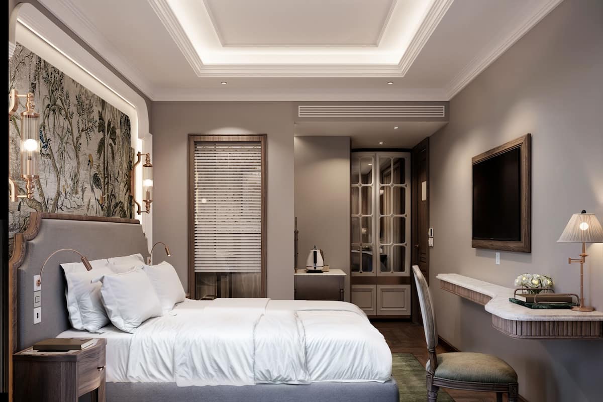 Family Room | Minibar, in-room safe, desk, laptop workspace