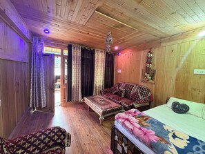 8 Schlafzimmer, Bügeleisen/Bügelbrett, Internetzugang, Bettwäsche