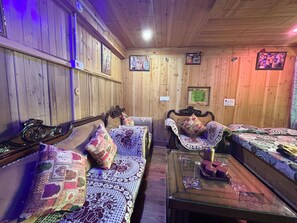 8 habitaciones, tabla de planchar con plancha, internet y ropa de cama