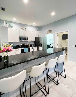 Micro-ondas, fogão, cooktop, lava-louças