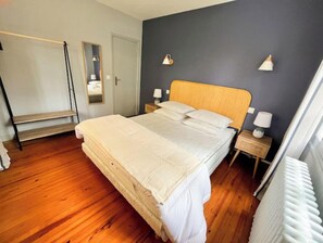 3 quartos, ferros/tábuas de passar roupa, Wi-Fi de cortesia