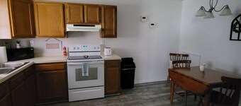 10min to Exit 9, I-77/3min to PCH/20min to 3 Universities/FastWiFi/FamPetFrndly!