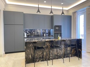 Room - Lovely 3BR Near Palacio Real (Madrid)