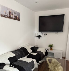 1 chambre, fer et planche à repasser, Wi-Fi gratuit
