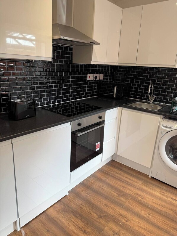 Fridge, microwave, oven, stovetop