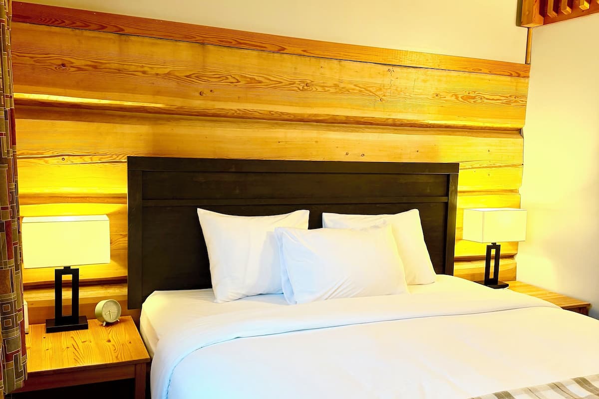 Room, Multiple Beds, Mountain View