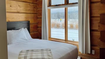 Chambre, 1 grand lit, vue montagne | Literie de qualité supérieure, couette en duvet d'oie, Wi-Fi gratuit