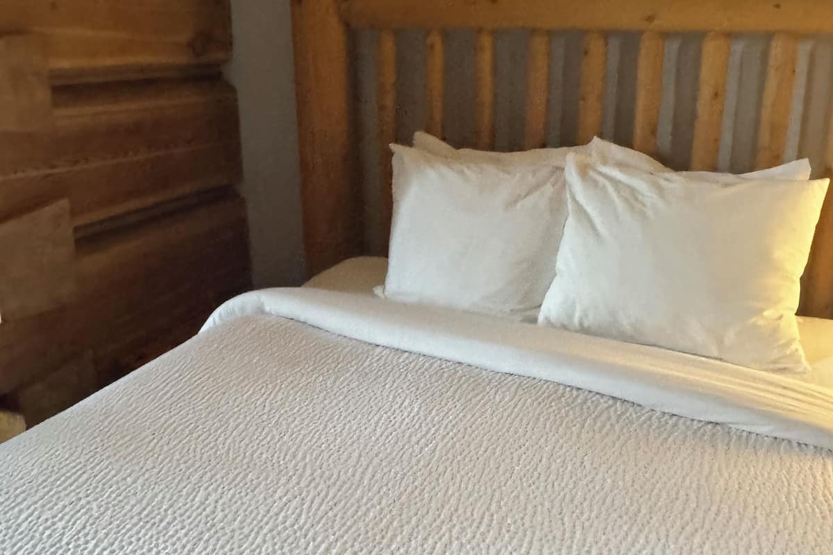 Room, Mountain View | Free WiFi