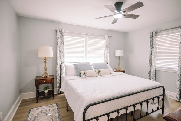 3 soverom, strykejern/-brett, reiseseng for barn og wi-fi (inkludert)