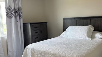 3 bedrooms, iron/ironing board, free WiFi, bed sheets