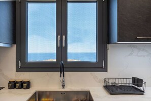 Family Villa | Private kitchen | Full-sized fridge, microwave, oven, stovetop - Villa Calissea (Agia Pelagia)