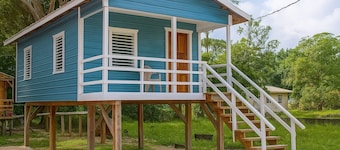 Fully equipped home minutes away from the airport