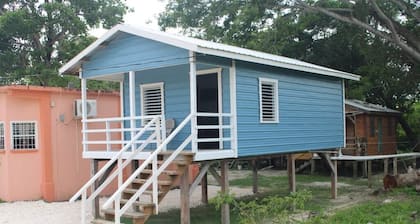 Fully equipped home minutes away from the airport