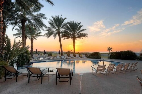 Sunset Estuary - Overlooking Lazy River Pool - Top Floor- NEW LISTING