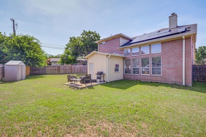 3 Mi to Dfw: Pet-friendly Euless Home