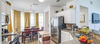 3 Mi to Dfw: Pet-friendly Euless Home