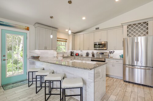 1 Block to Beach, Patio: Updated St Augustine Home