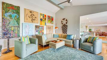 House (4 Bedrooms) | Interior