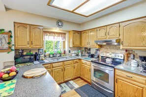 Interior - 5 Mi to Platte River: Inviting Bellevue Rental (Bellevue)