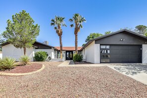 House (4 Bedrooms) | Interior - El Paso Oasis Near Franklin Mountains State Park (El Paso)