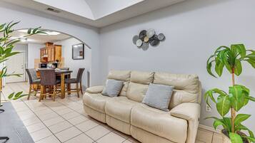 Căn hộ (2 Bedrooms) | Mặt tiền nơi lưu trú