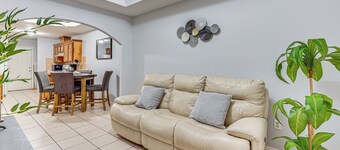 Near Utrgv & State Park: Cozy Mission Unit