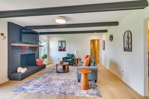 House (3 Bedrooms) | Interior - Pet-friendly Home w/ Yard, 1 Mi to Decatur Mall (Decatur)