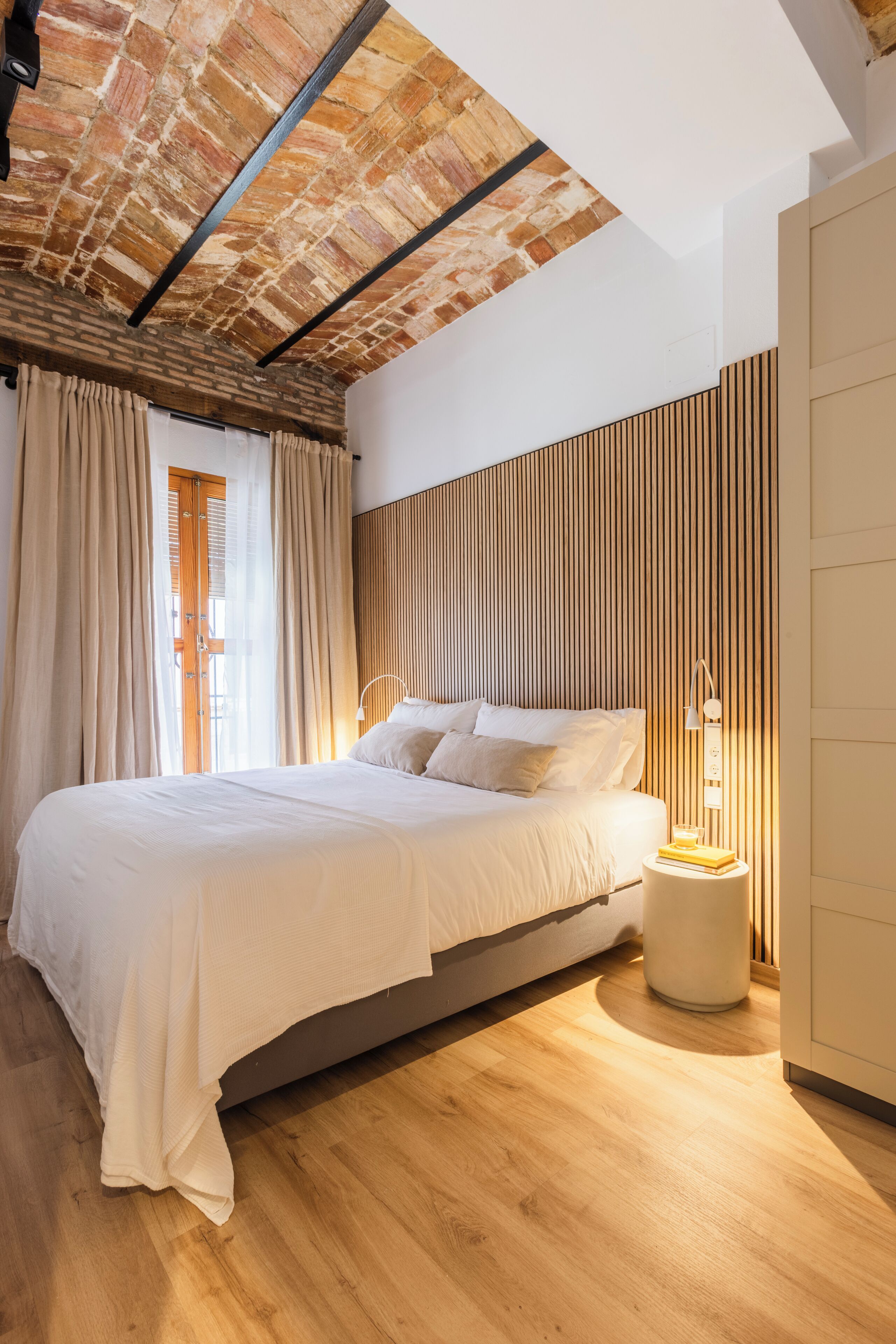 1 slaapkamer, een strijkplank/strijkijzer, gratis wifi, beddengoed