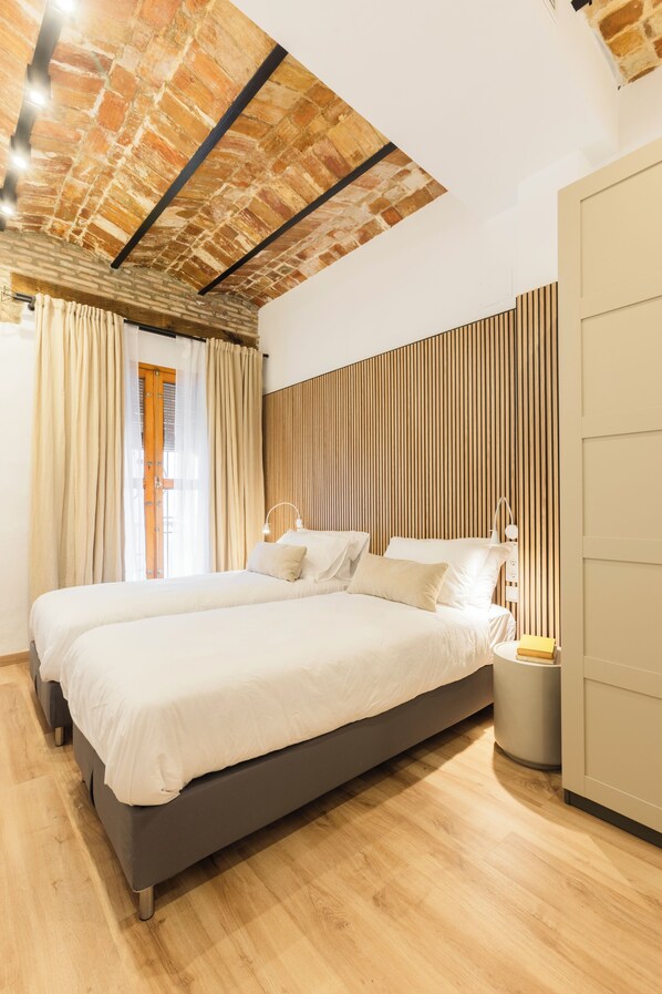 1 غرفة نوم ومكواة/لوح كي وواي فاي مجانًا وملاءات أسرّة