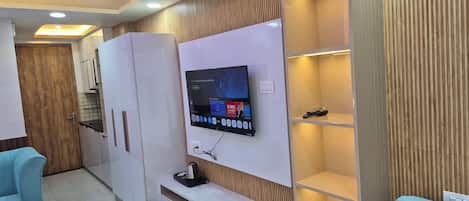 Escrivaninha, Wi-Fi de cortesia, roupa de cama