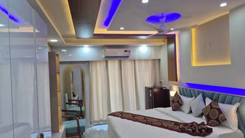 Escrivaninha, Wi-Fi de cortesia, roupa de cama