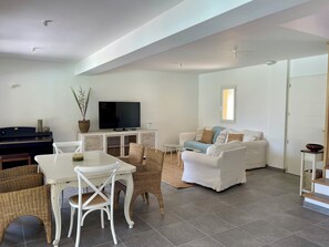 Smart TV, mesa de ping pong