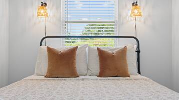 2 dormitorios, tabla de planchar con plancha, wifi gratis y ropa de cama