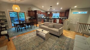 Smart TV, fireplace, ping pong