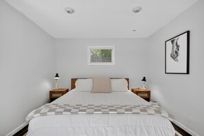 3 bedrooms, laptop workspace, iron/ironing board, free WiFi