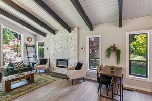 House, 6 Bedrooms | Interior
