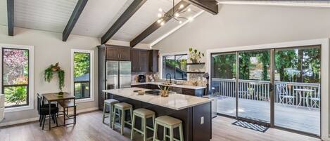 Casa, 6 habitaciones | Cocina privada | Frigorífico, horno, cafetera o tetera y tostadora