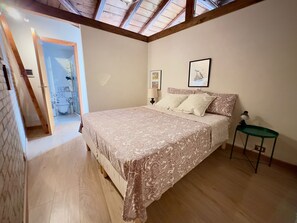 1 chambre, fer et planche à repasser, lit parapluie, Wi-Fi gratuit