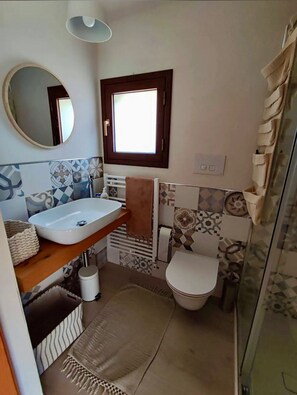 Shower, hair dryer, towels, soap - House in the green Sicilian countryside between Caltagirone and Piazza Armerina (San Michele di Ganzaria)
