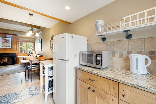 Microwave, stovetop, dishwasher, coffee/tea maker