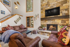 TV, fireplace