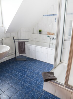 Hair dryer, towels, soap, toilet paper - Apartment Morgenstern 60 in a quiet location near Münster (Sendenhorst)